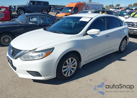 2016 Nissan Altima 2.5 S z USA, uszkodzony, nr VIN 1N4AL3AP7GC208402